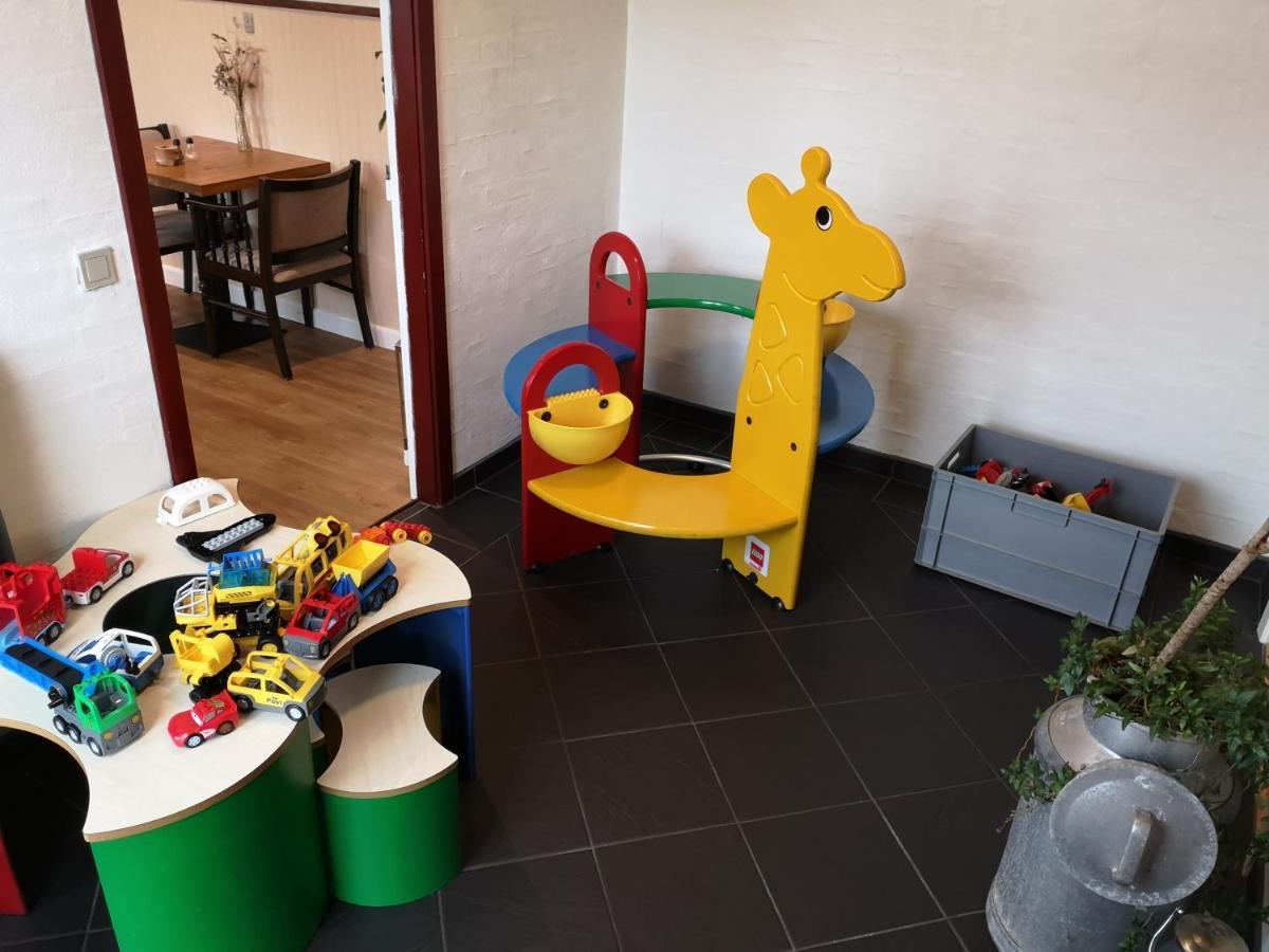 Sdr. Omme Kro&Hotel Bagian luar foto