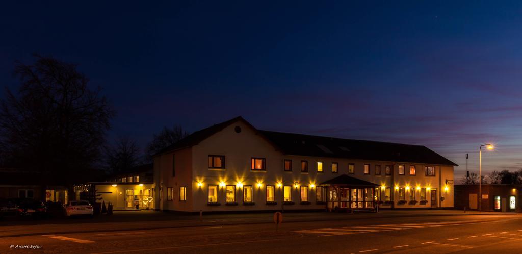 Sdr. Omme Kro&Hotel Bagian luar foto