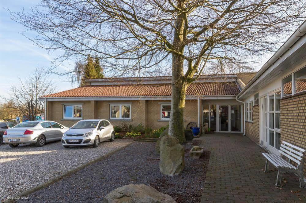 Sdr. Omme Kro&Hotel Bagian luar foto