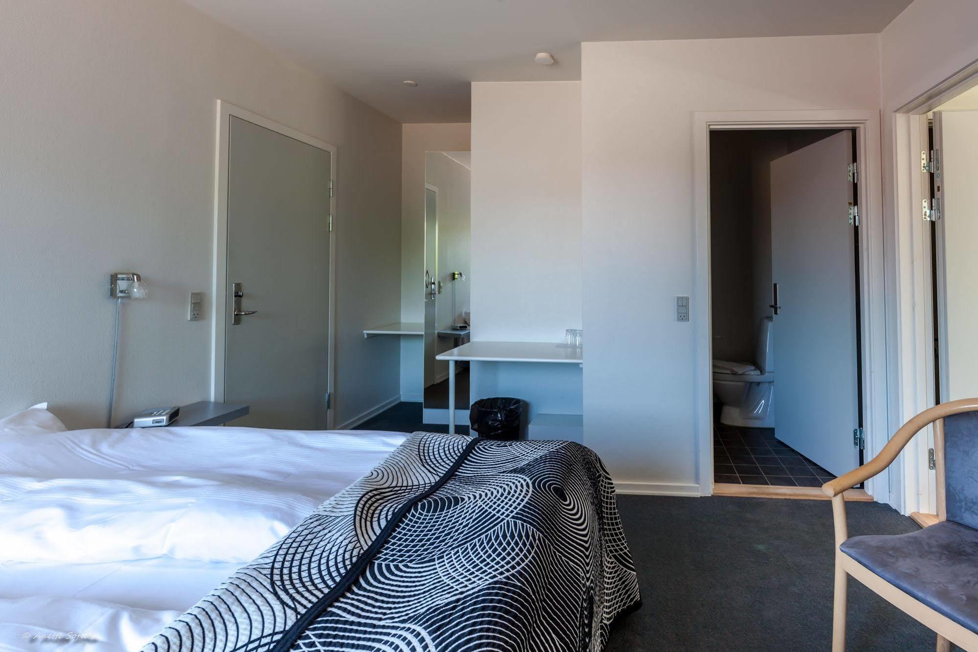 Sdr. Omme Kro&Hotel Bagian luar foto