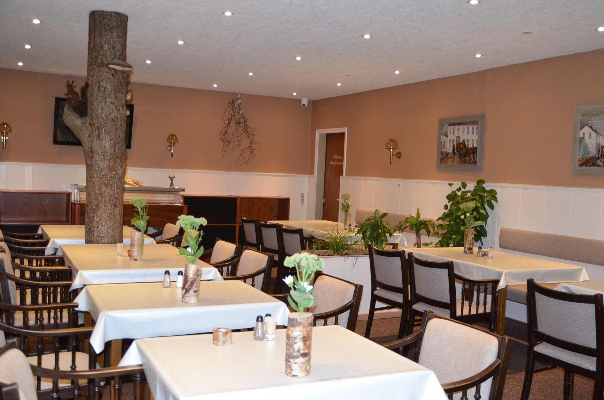 Sdr. Omme Kro&Hotel Bagian luar foto
